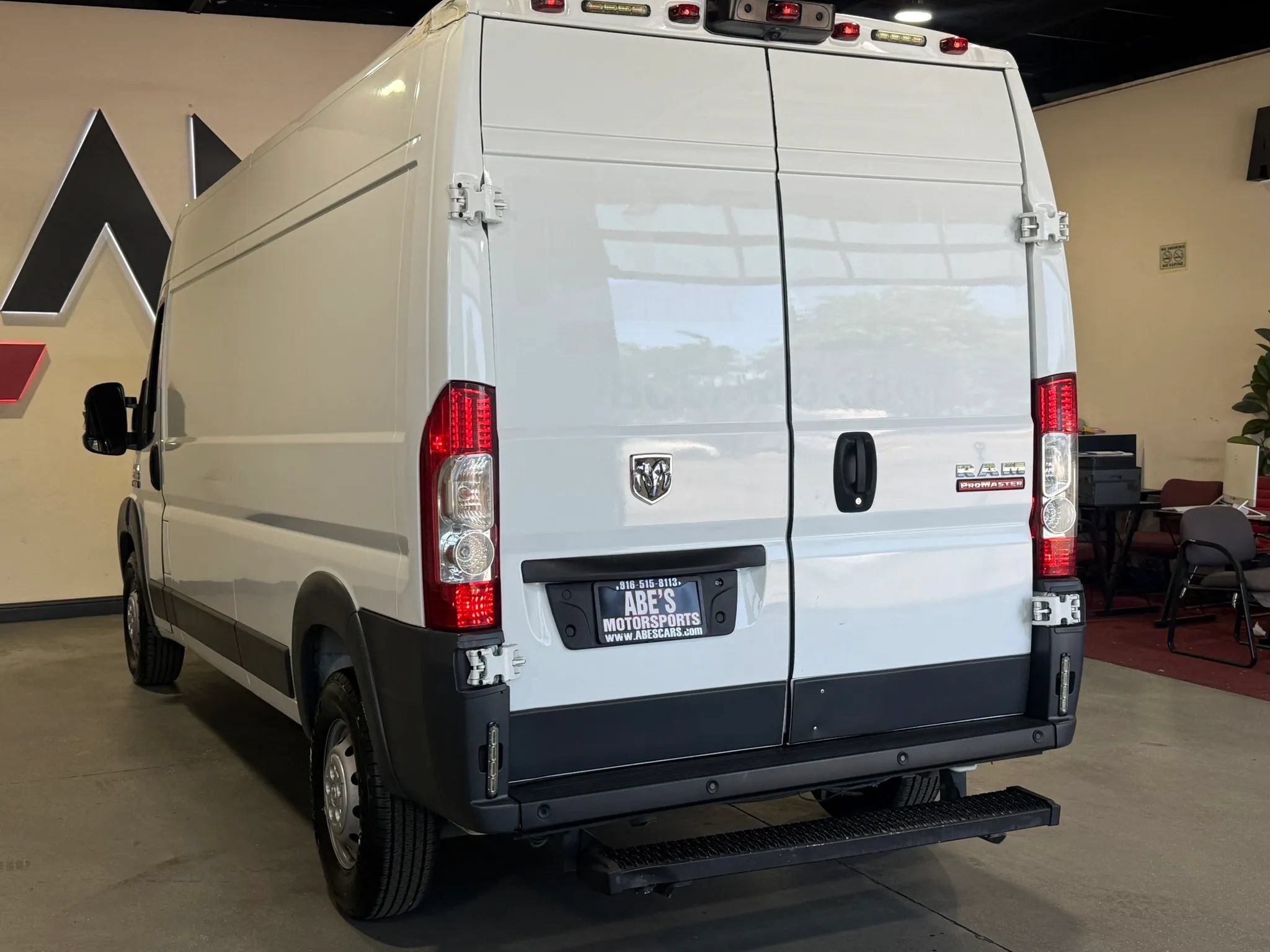 Used 2018 RAM ProMaster 2500 w/ Interior Convenience Group FWD image 5