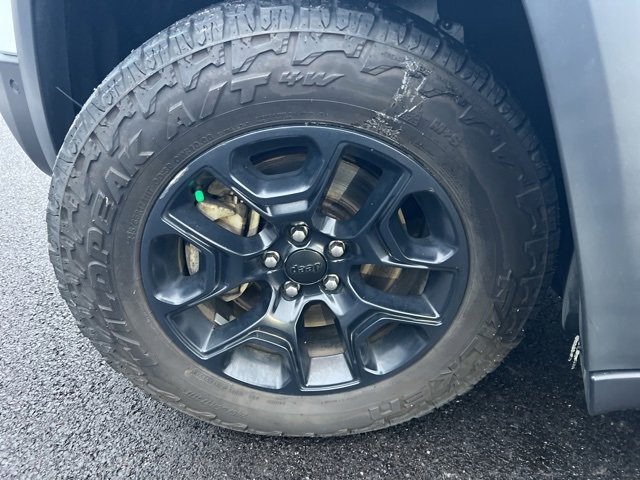 Used 2021 Jeep Cherokee Trailhawk w/ Sun, Sound & Nav Group image 37