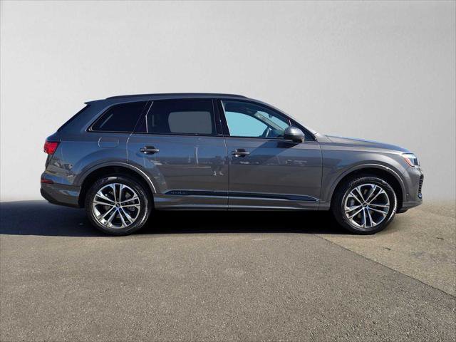 Certified 2025 Audi Q7 2.0T Premium w/ Convenience Plus Package AWD/4WD image 2