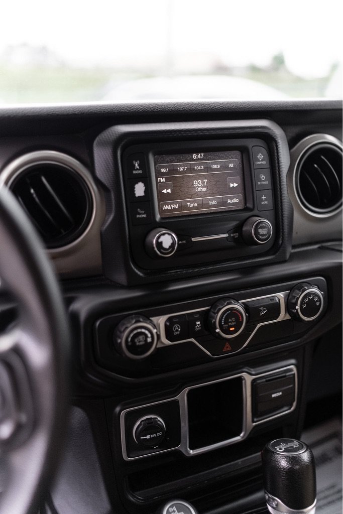 Used 2018 Jeep Wrangler Unlimited Sport AWD/4WD image 13