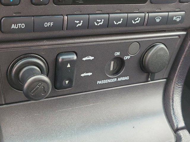 Used 2003 Ford Thunderbird Deluxe image 22