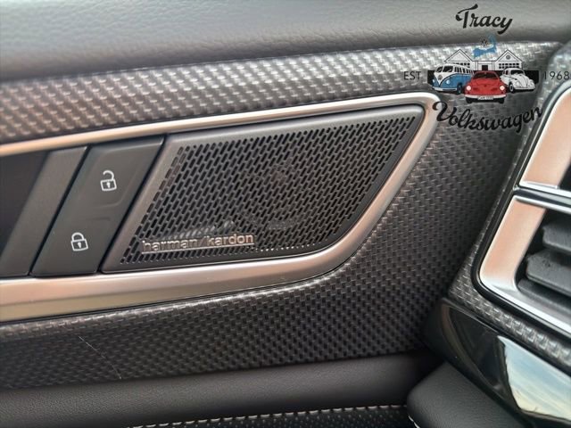 New 2026 Volkswagen Atlas Cross Sport SEL Premium R-Line image 16