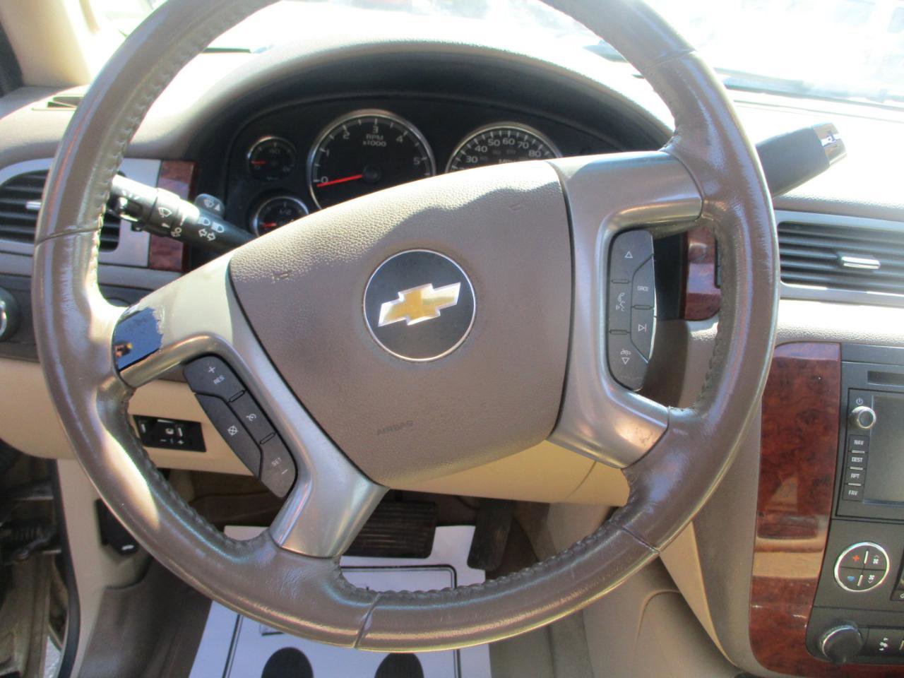 Used 2011 Chevrolet Suburban LTZ AWD/4WD image 15