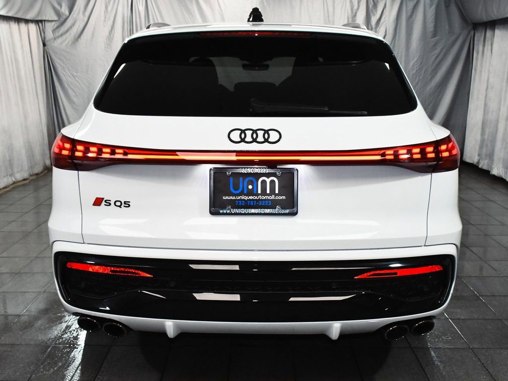 Used 2025 Audi SQ5 Premium Plus w/ Premium Plus Package image 5