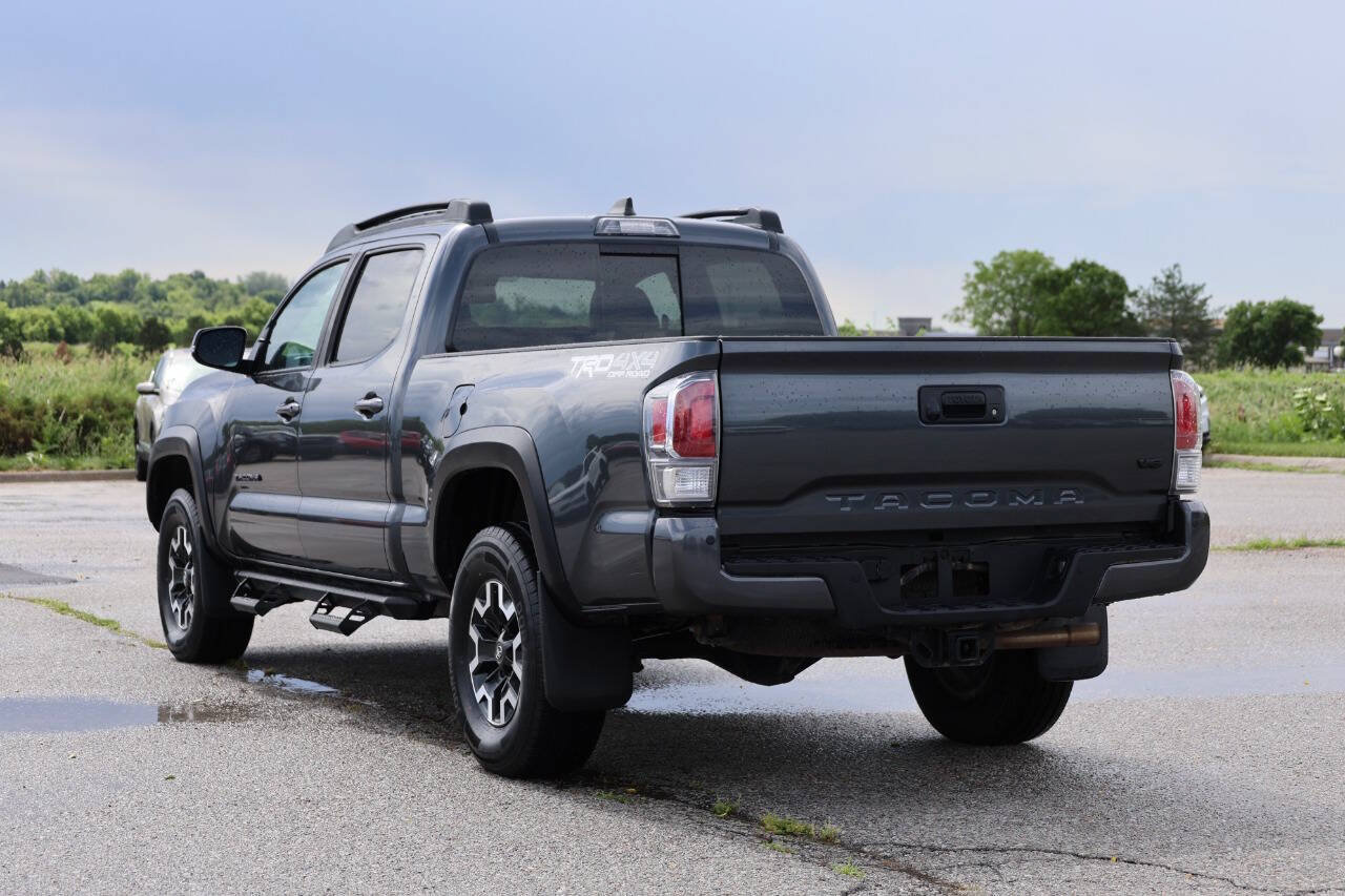 Used 2020 Toyota Tacoma TRD Off-Road w/ TRD Premium Off Road Package AWD/4WD image 11
