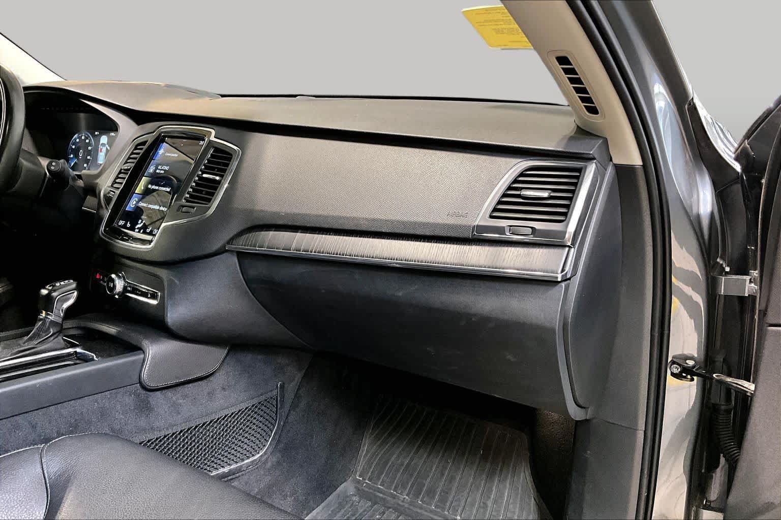 Used 2020 Volvo XC90 T6 Momentum w/ Protection Package Premier AWD/4WD image 18