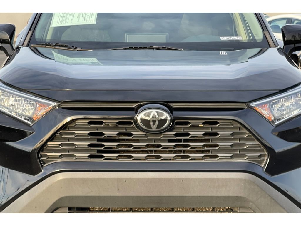 Used 2021 Toyota RAV4 XLE w/ Carpet Mat Package (TMS) image 44