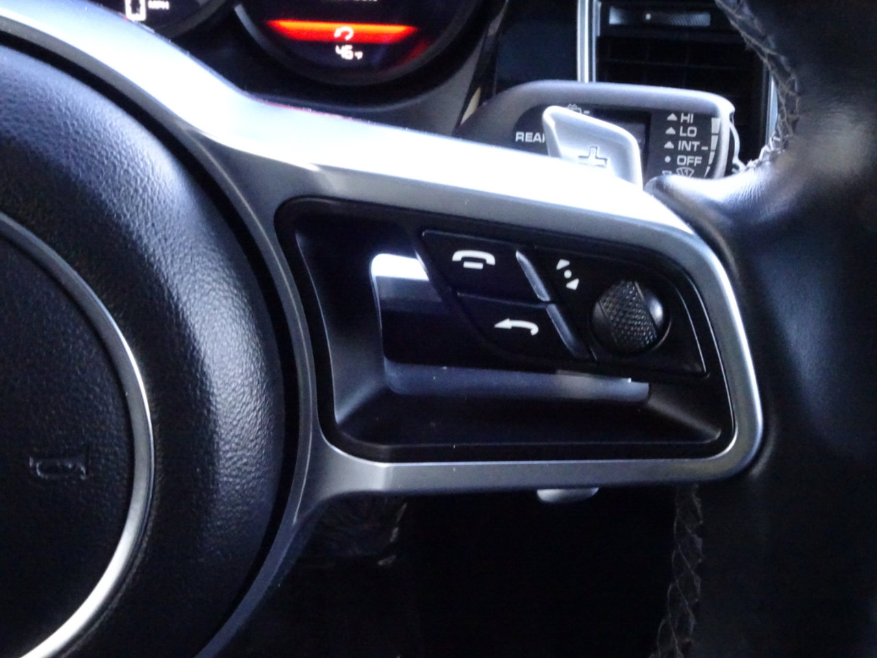 Used 2017 Porsche Macan S image 19