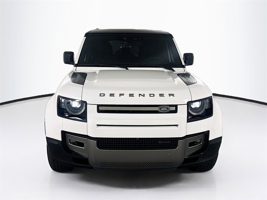 Used 2023 Land Rover Defender 110 X-Dynamic SE image 2