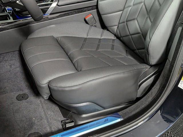 Used 2026 BMW i7 xDrive60 AWD/4WD image 19
