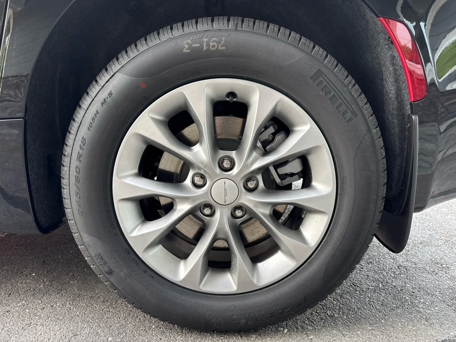New 2027 Chrysler Pacifica Select AWD/4WD image 11