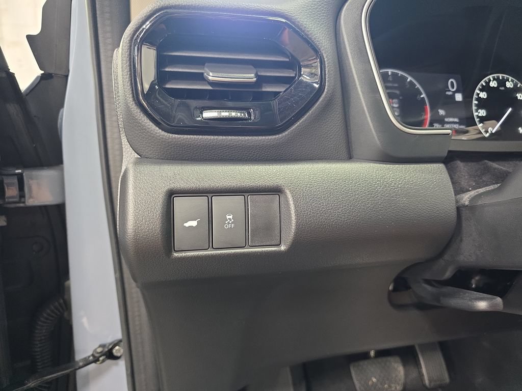 Used 2023 Honda Pilot Touring image 25