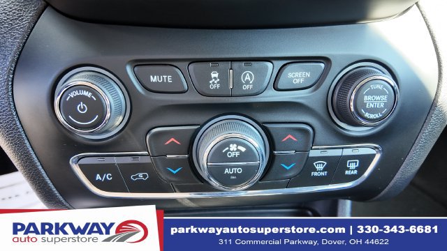 Used 2019 Jeep Cherokee Limited AWD/4WD image 26