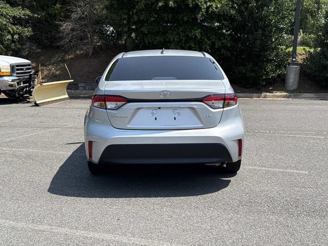 Certified 2025 Toyota Corolla LE FWD image 3