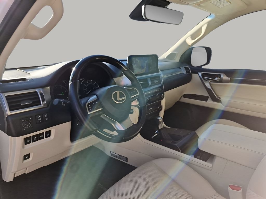 Used 2023 Lexus GX 460 Luxury w/ Sport Design Package AWD/4WD image 33