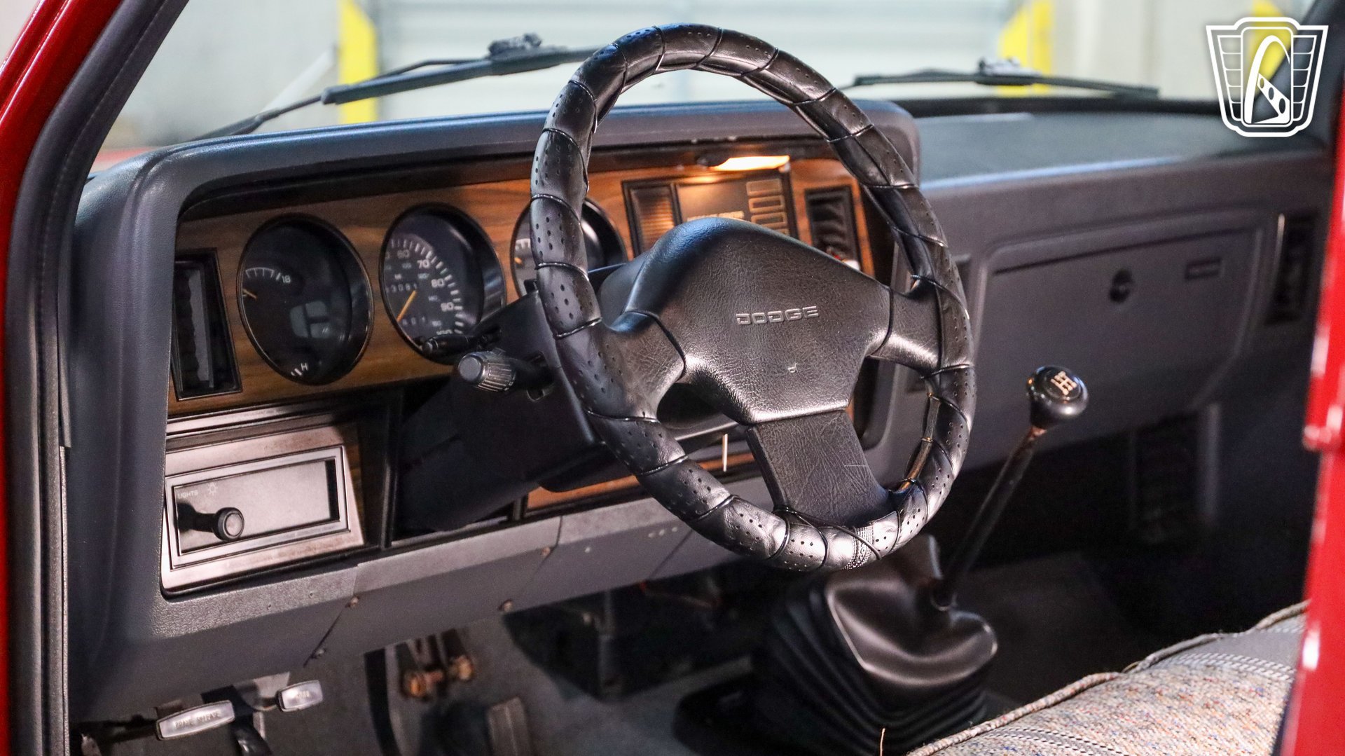 Used 1992 Dodge D/W Truck 150 RWD image 14