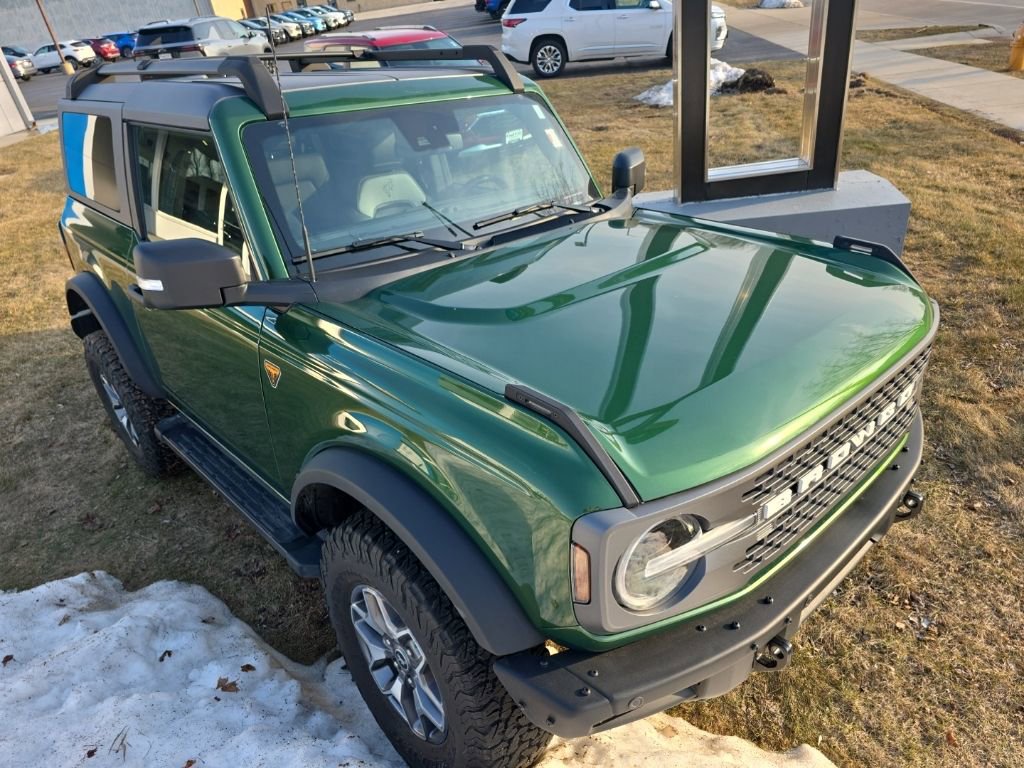 Used 2024 Ford Bronco Badlands image 3