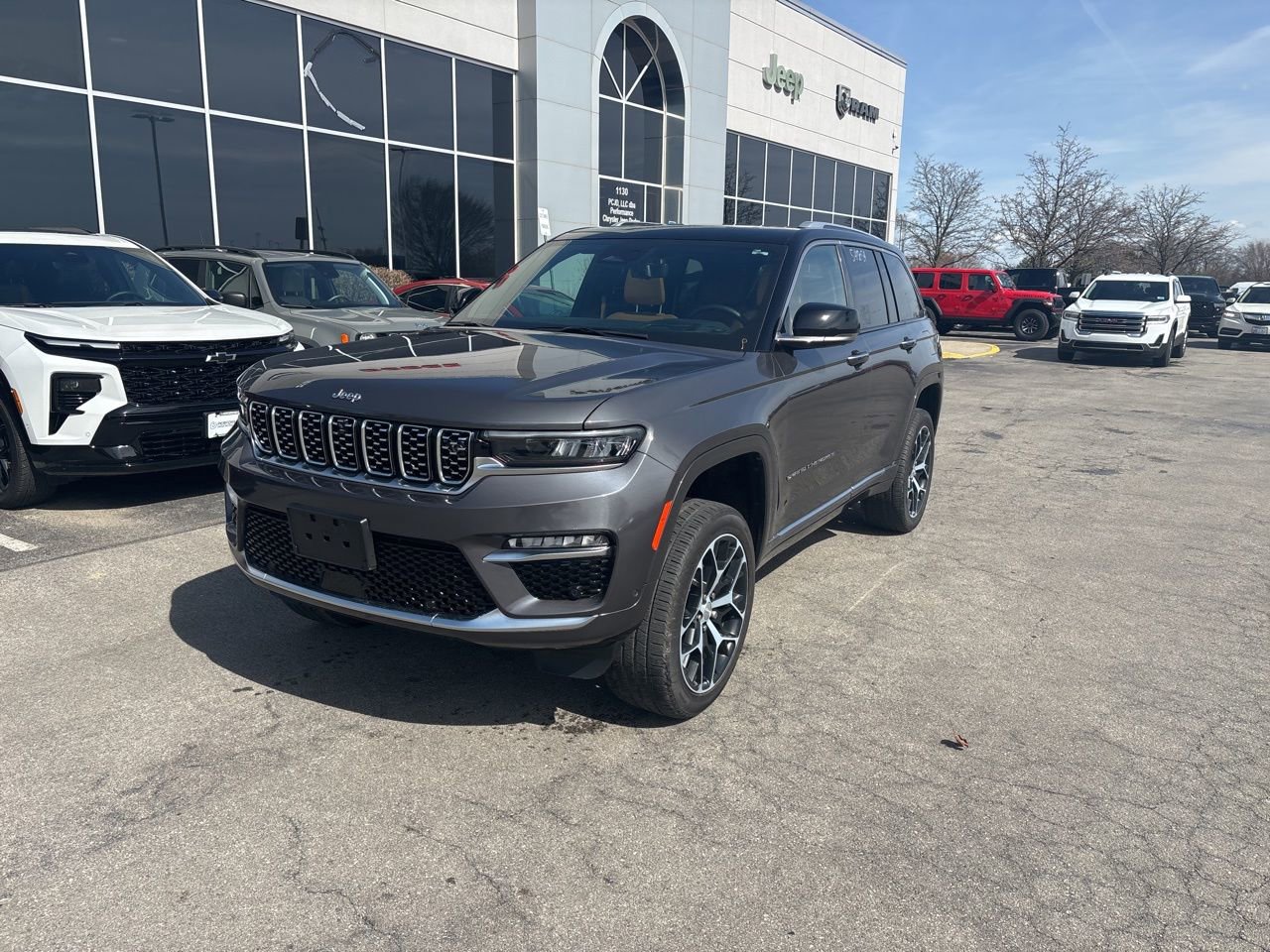 Used 2024 Jeep Grand Cherokee Summit image 7