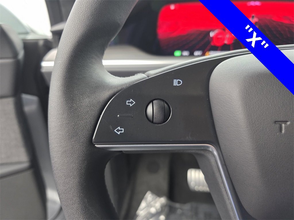 Used 2024 Tesla Model X image 19