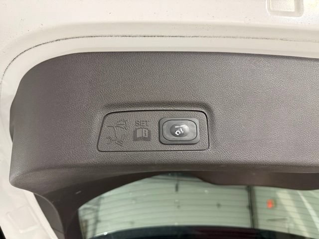 Used 2015 Lincoln MKC AWD w/ Equipment Group 102A Reserve image 9