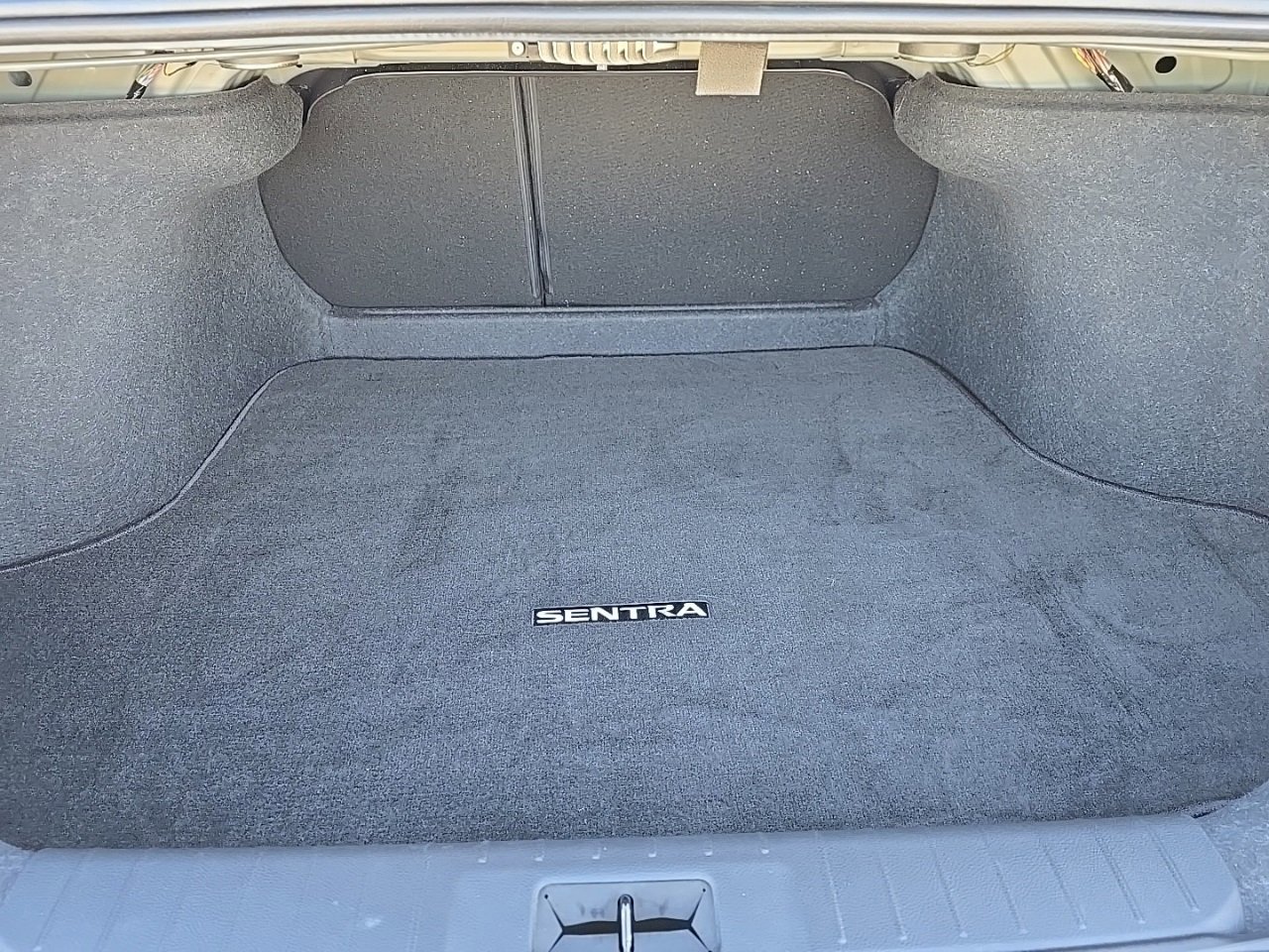 Used 2024 Nissan Sentra SR w/ SR Premium Package image 33