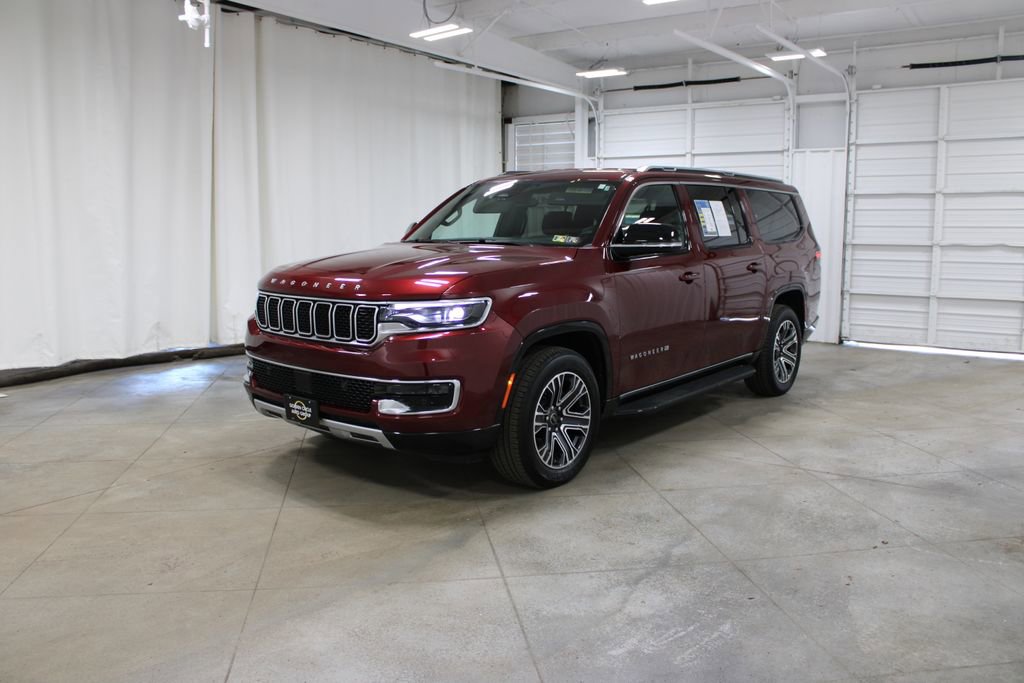 Used 2025 Jeep Wagoneer L Series II w/ 8-pass Seating Package image 4