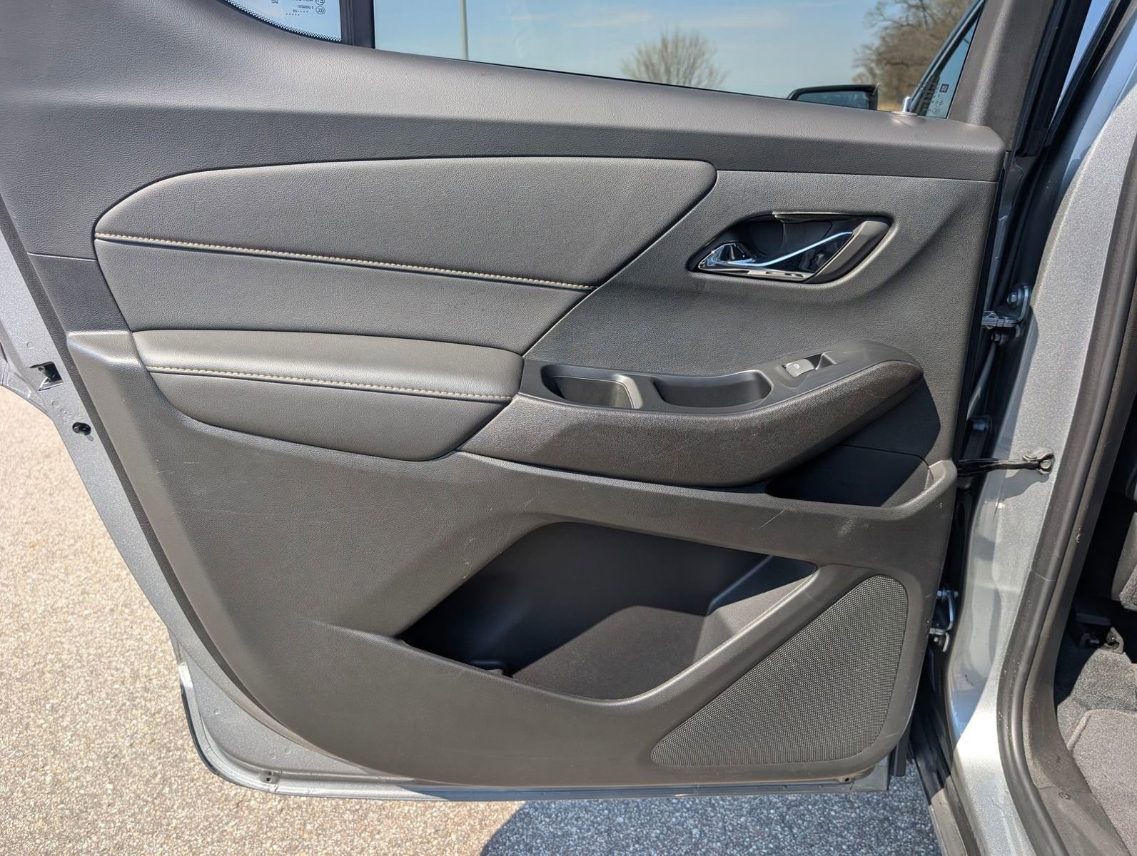 Used 2023 Chevrolet Traverse LT w/ LT Premium Package image 27