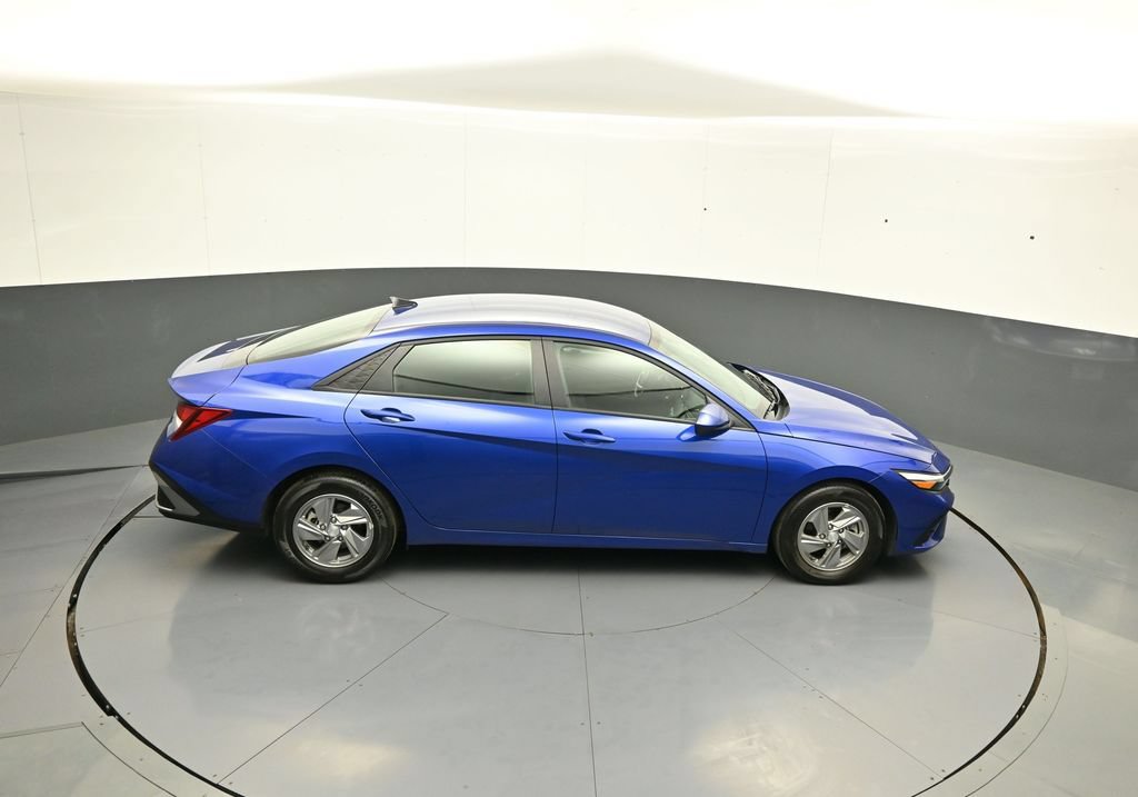 Certified 2025 Hyundai Elantra SE FWD image 36