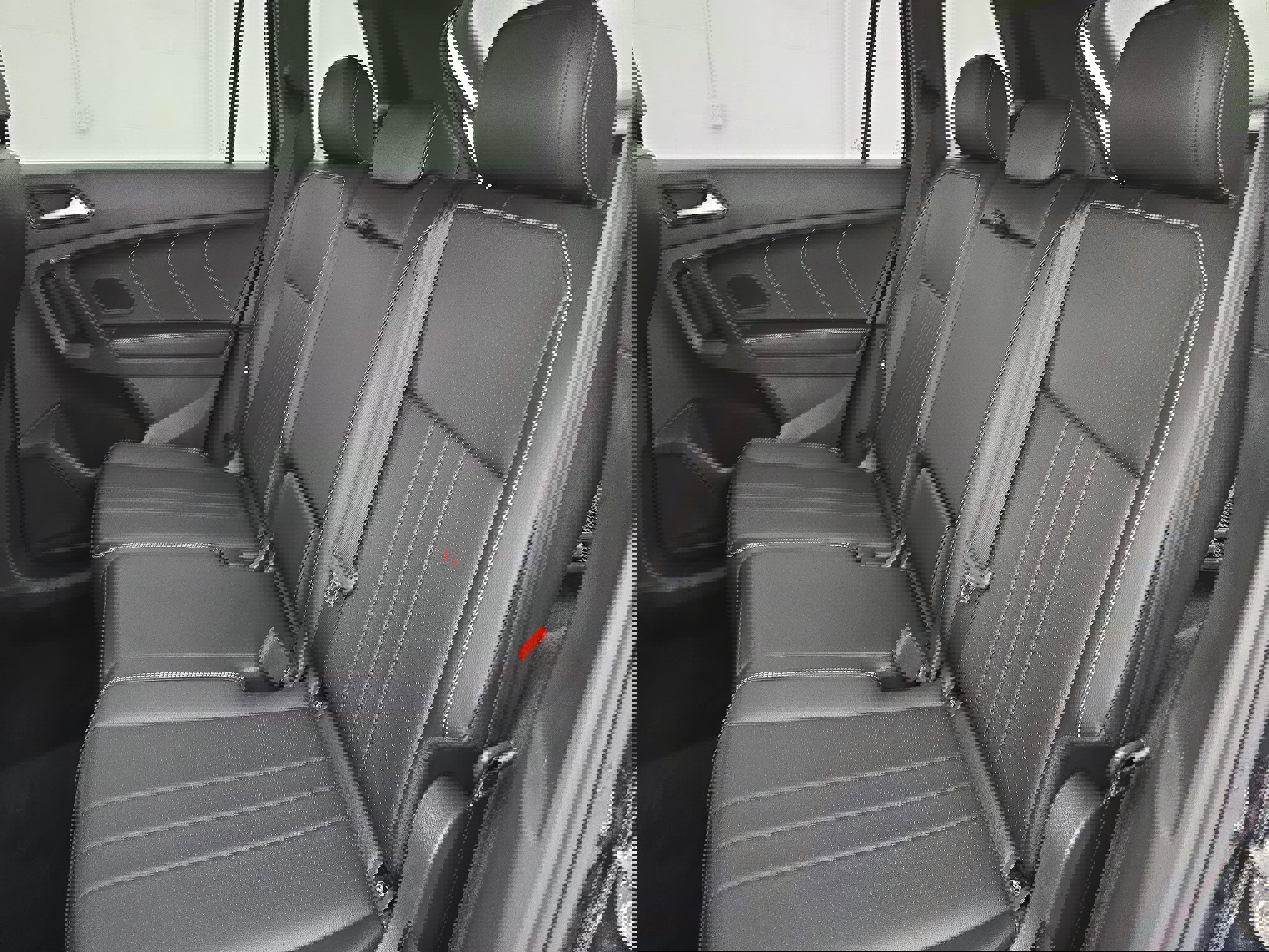 Certified 2024 Volkswagen Tiguan SE R-Line image 14