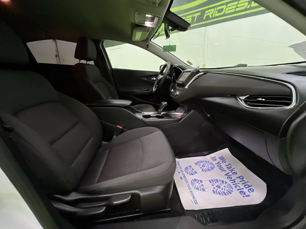 Used 2018 Chevrolet Malibu LT FWD image 28