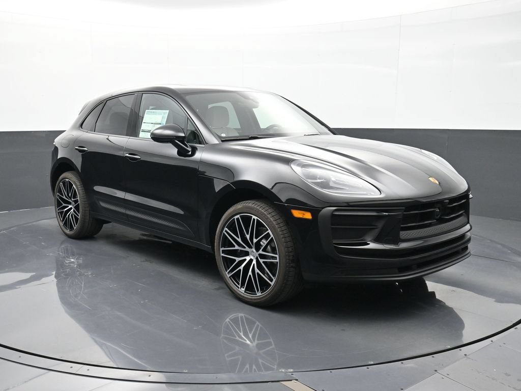 Certified 2026 Porsche Macan AWD/4WD image 33