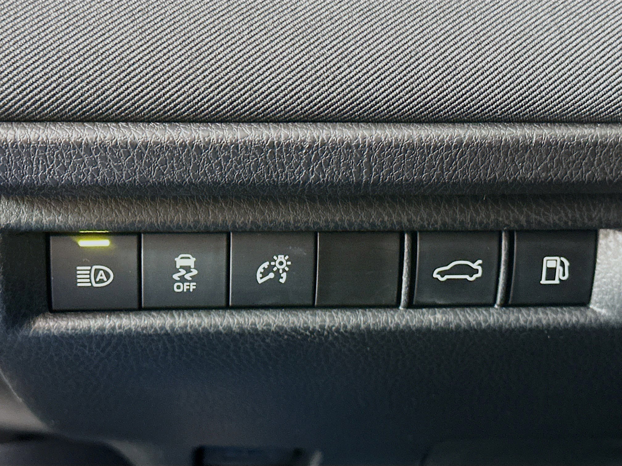 Used 2025 Toyota Camry LE image 17