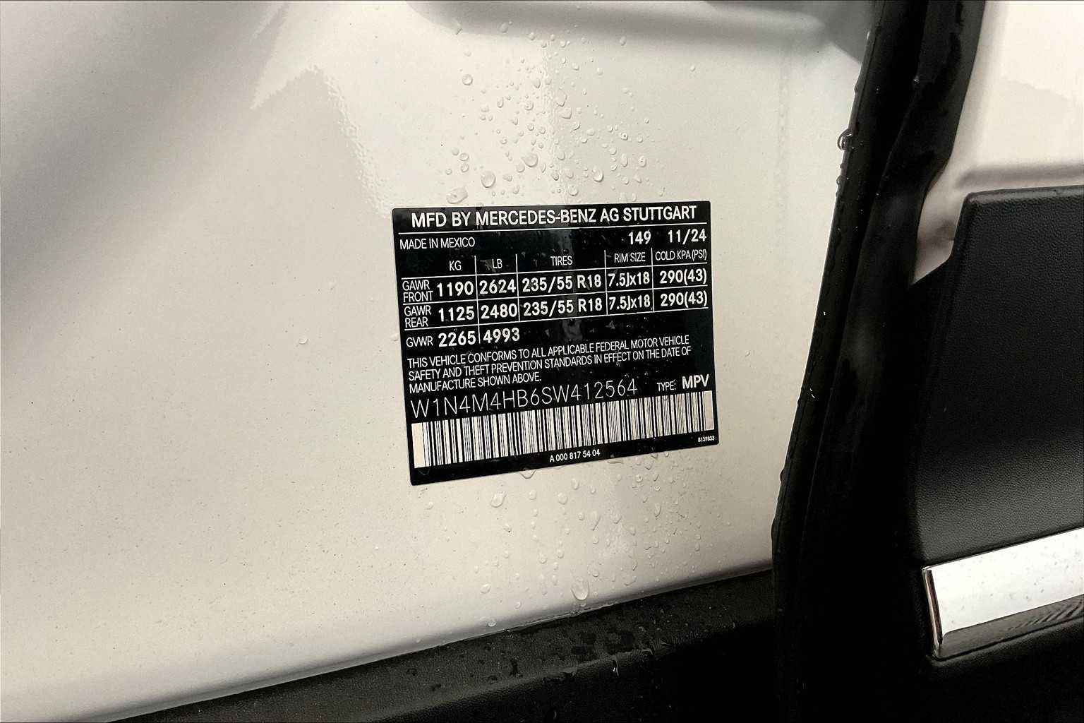 New 2025 Mercedes-Benz GLB 250 4MATIC image 13