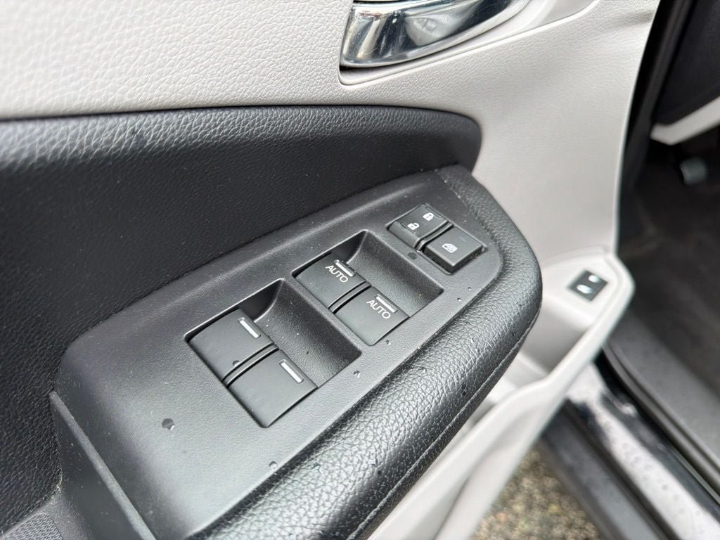 Used 2017 Honda Pilot Elite image 11