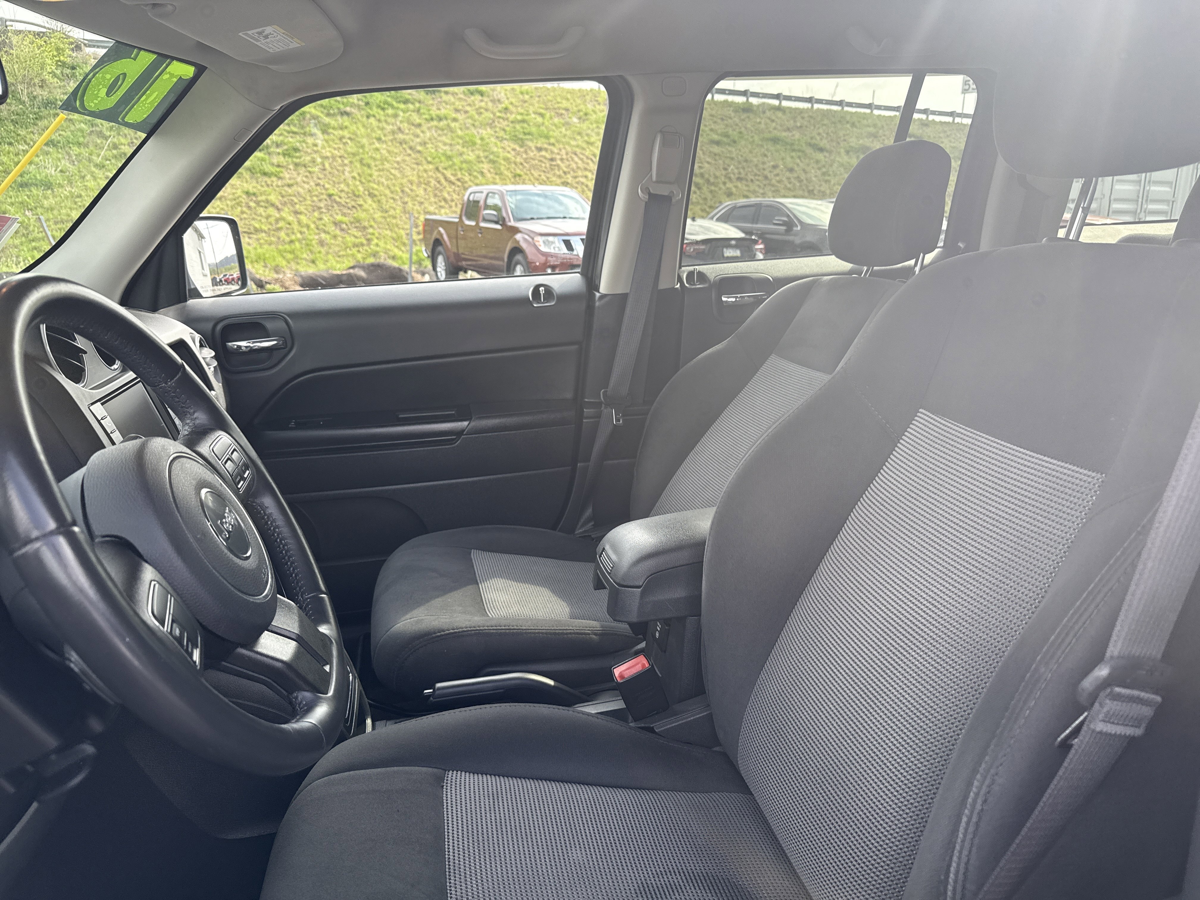 Used 2016 Jeep Patriot Latitude image 12