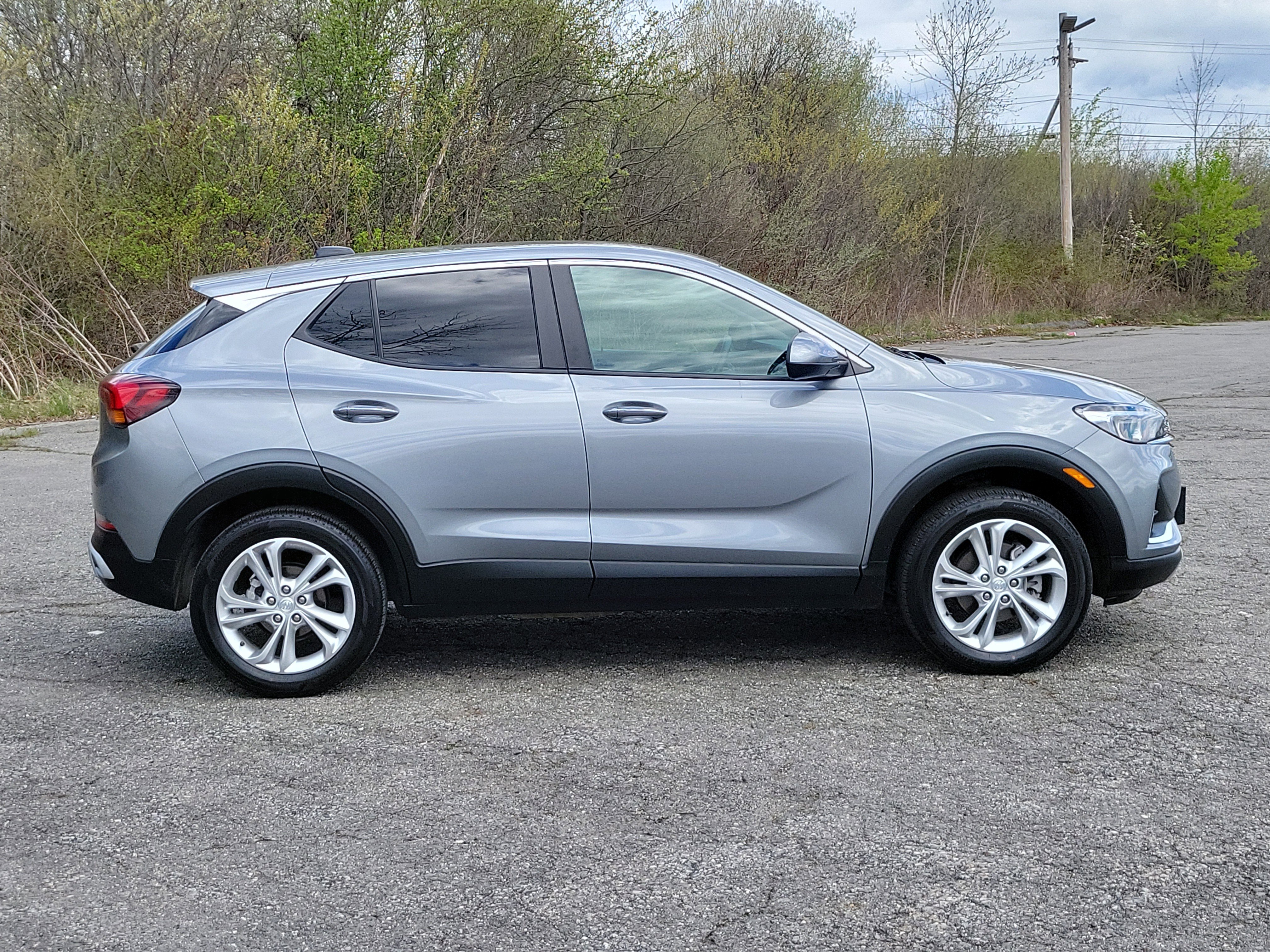 Used 2023 Buick Encore GX Preferred w/ Cold Weather Comfort Package AWD/4WD image 4