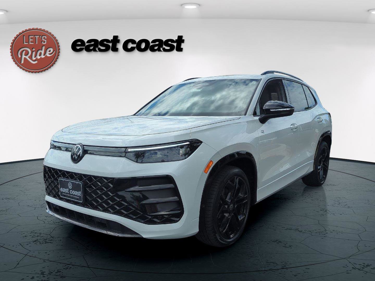 New 2025 Volkswagen Tiguan SE R-Line