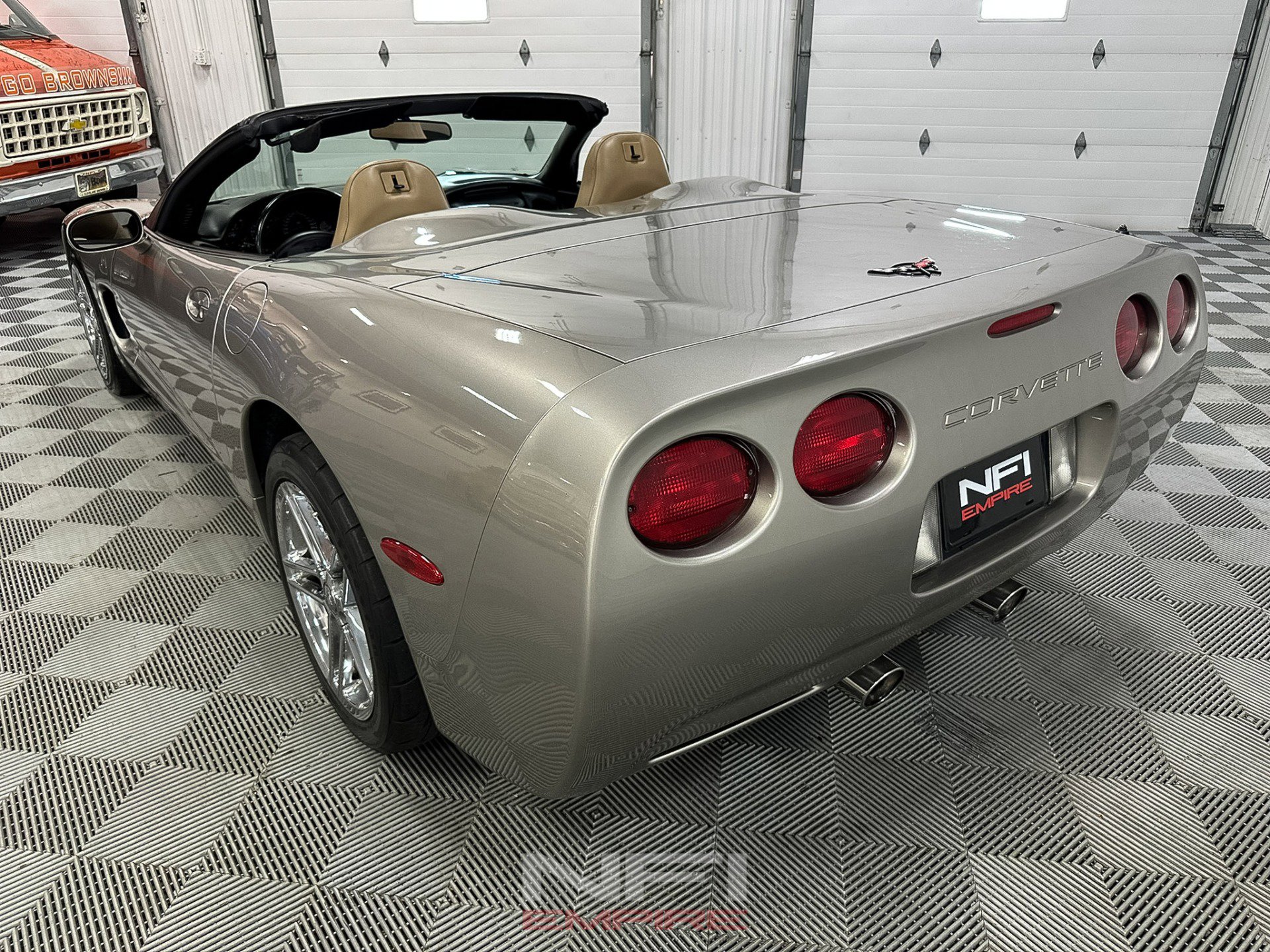 Used 2000 Chevrolet Corvette Convertible w/ Memory Pkg image 18