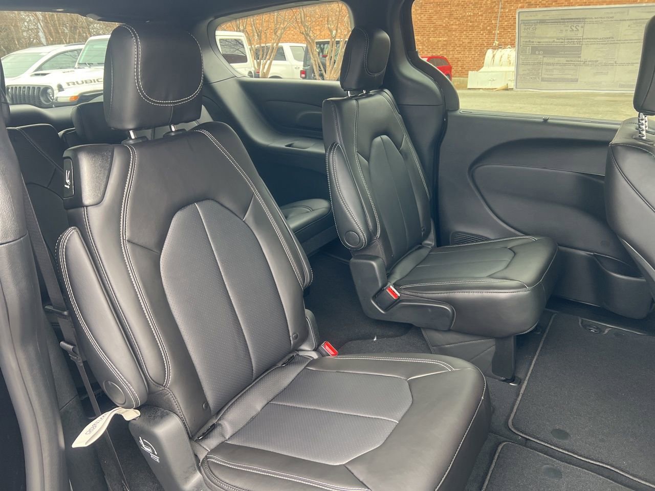 New 2026 Chrysler Pacifica Select w/ S Appearance Package FWD image 19