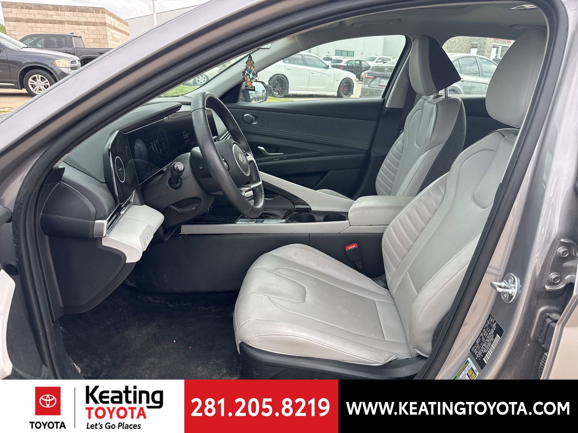 Used 2025 Hyundai Elantra Limited image 14