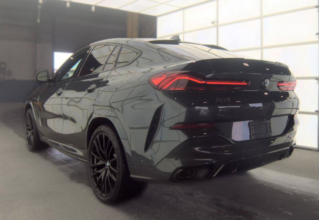 Used 2022 BMW X6 xDrive40i w/ M Sport Package AWD/4WD image 6