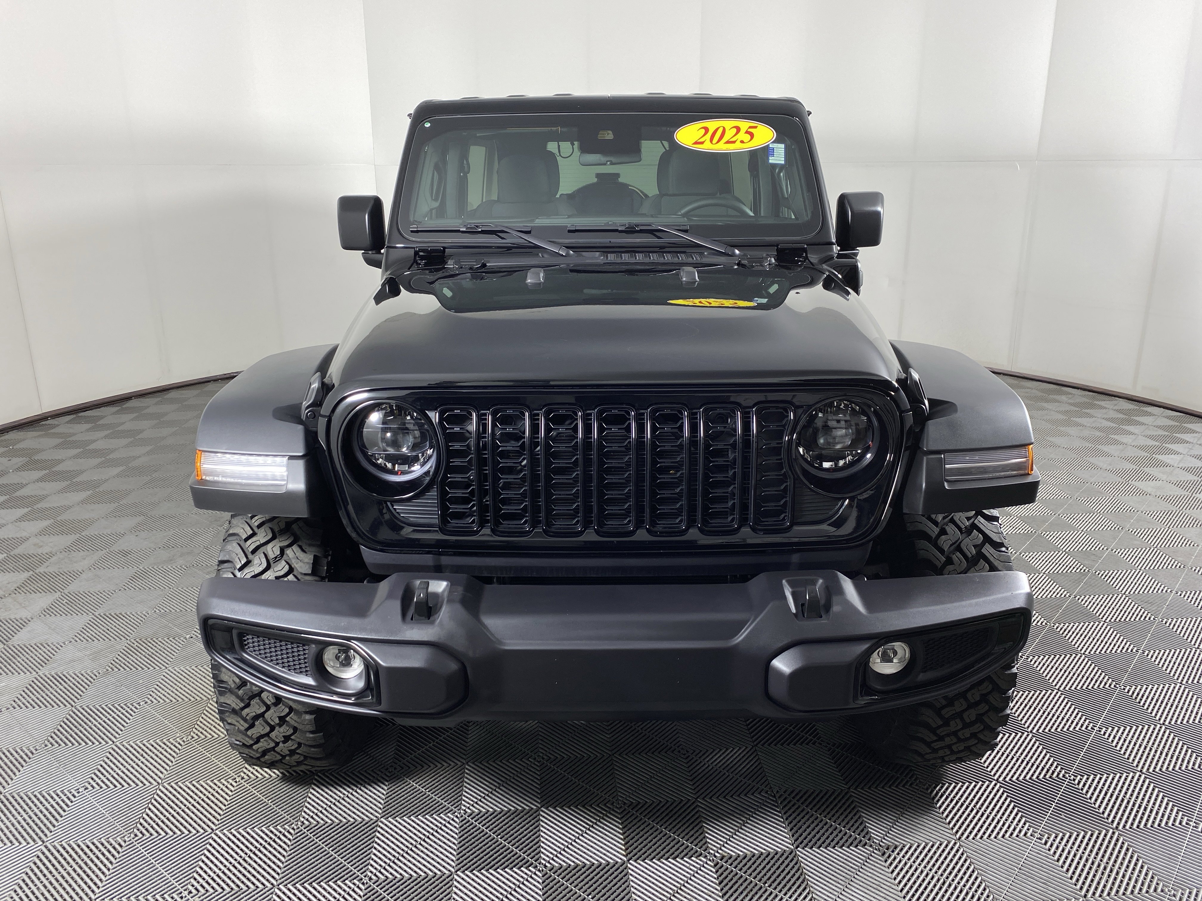Used 2025 Jeep Wrangler Willys image 10