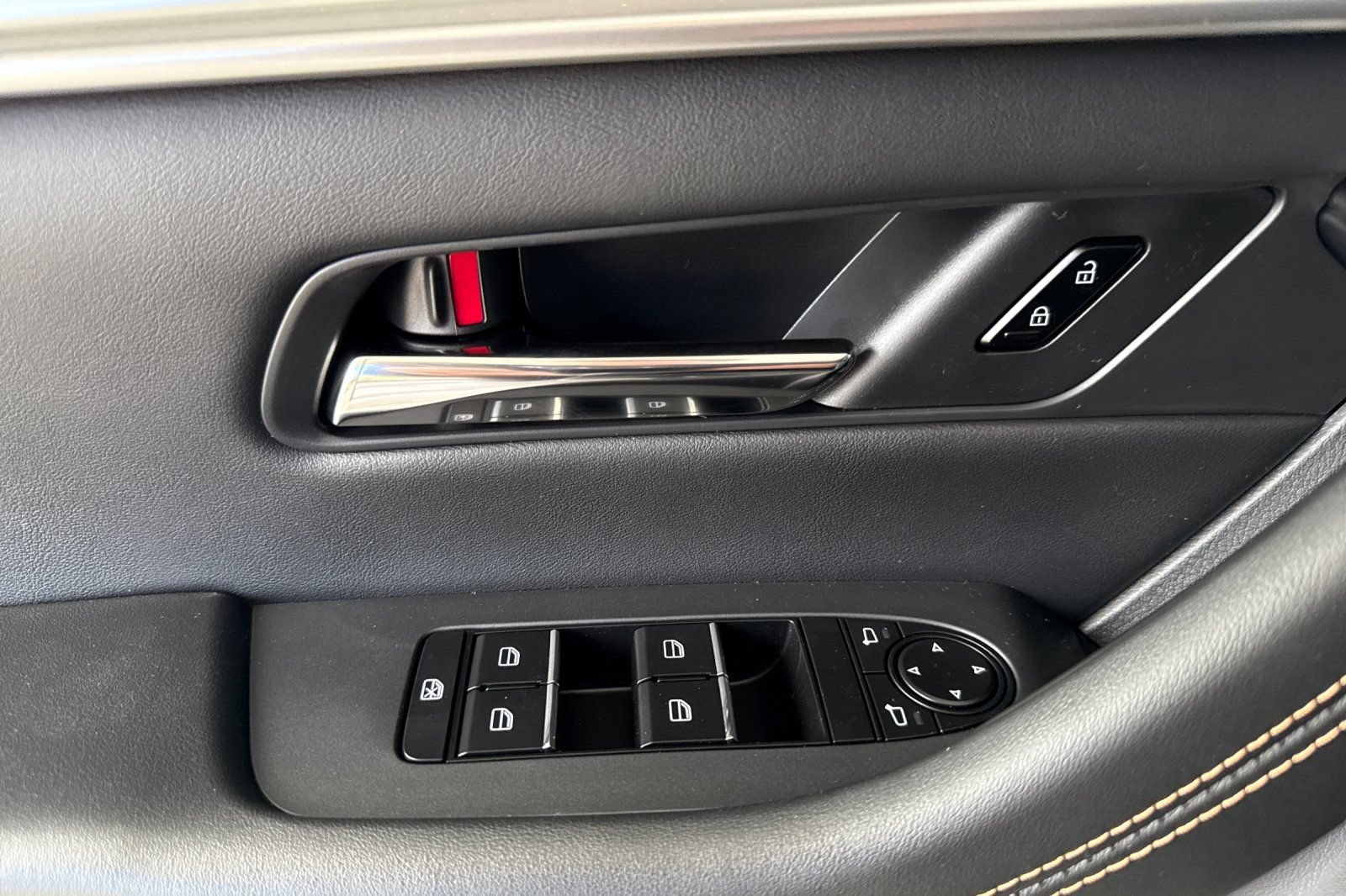 New 2026 MAZDA CX-90 Plug-In Hybrid w/ Preferred AWD/4WD image 8