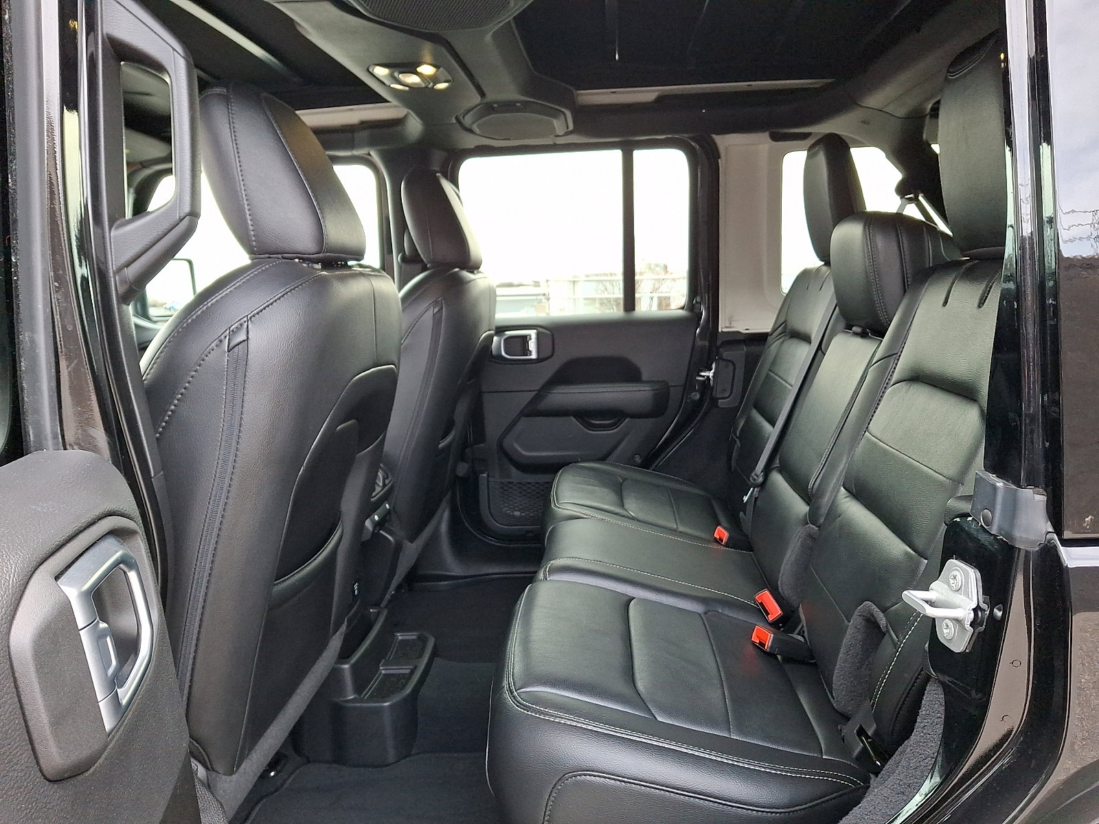 Certified 2022 Jeep Wrangler Unlimited Sahara w/ Cold Weather Group image 10