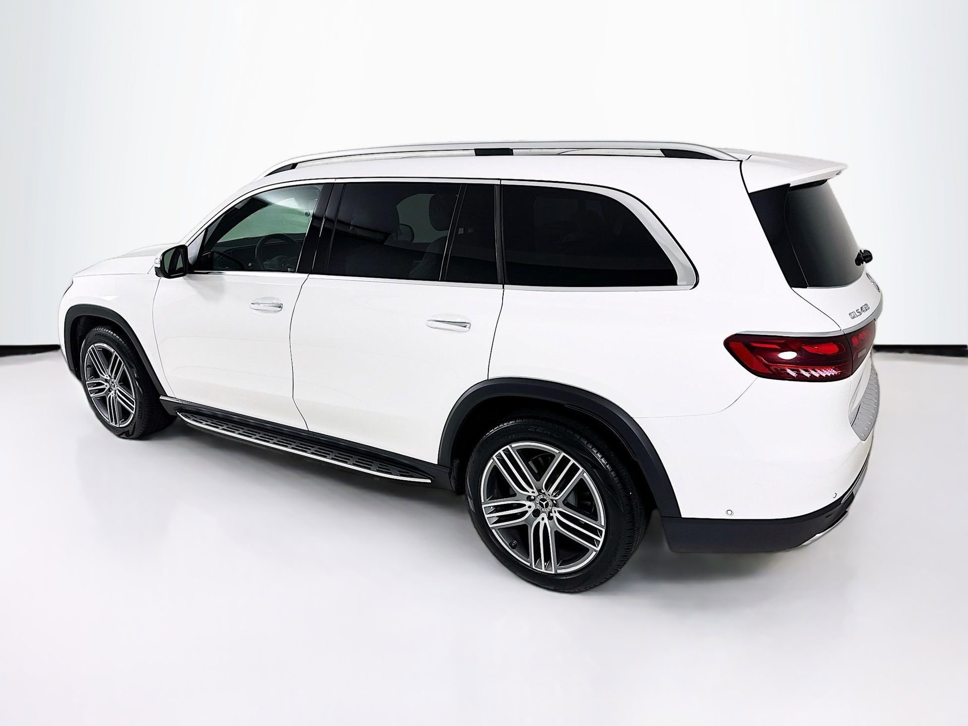 Certified 2025 Mercedes-Benz GLS 450 4MATIC image 6