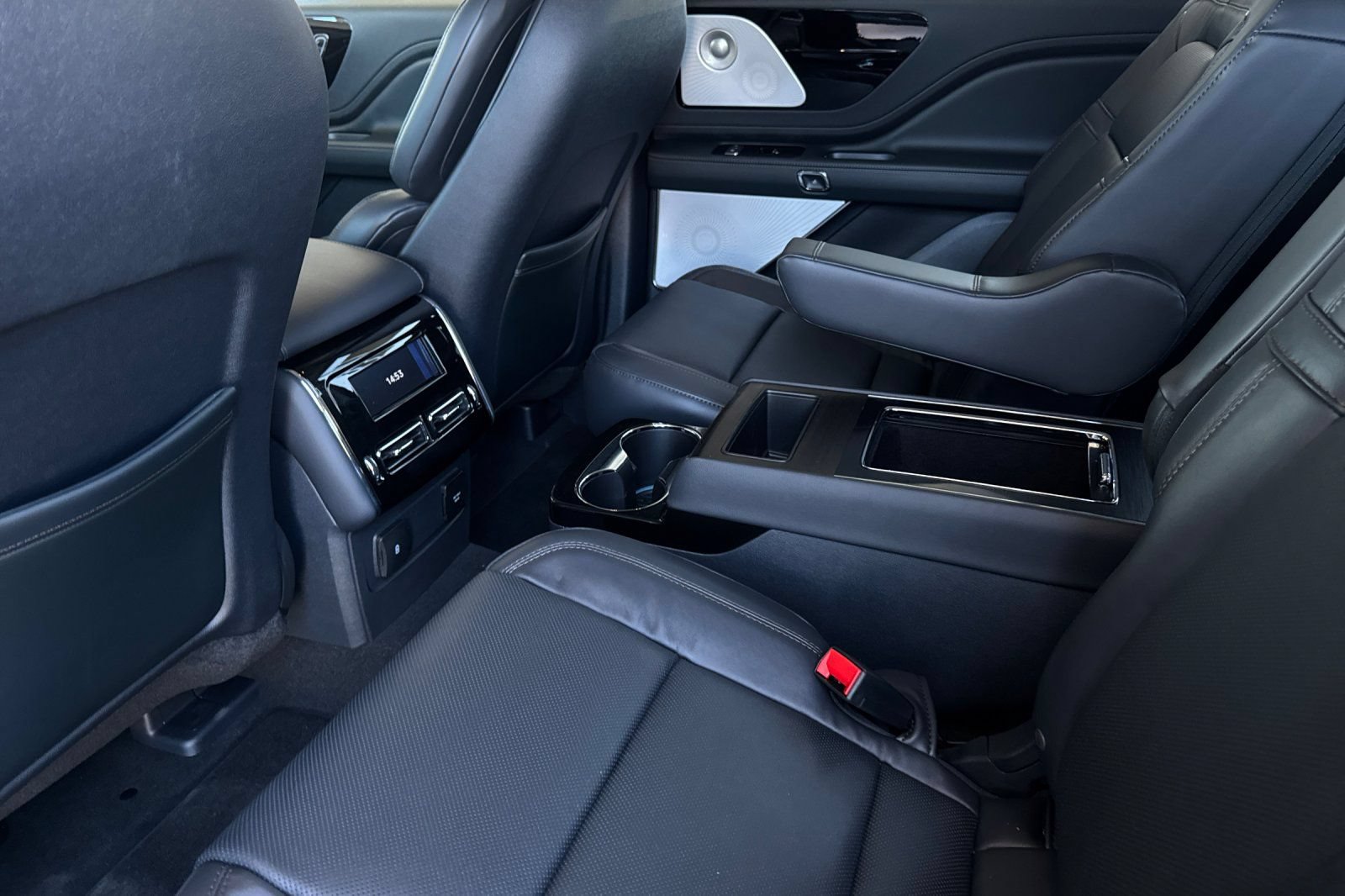 New 2026 Lincoln Aviator Reserve AWD/4WD image 11