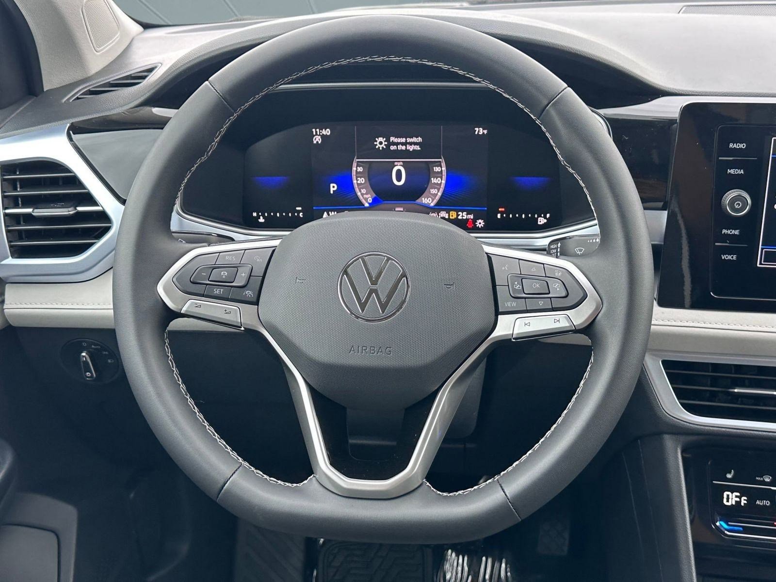 New 2026 Volkswagen Taos SE image 14