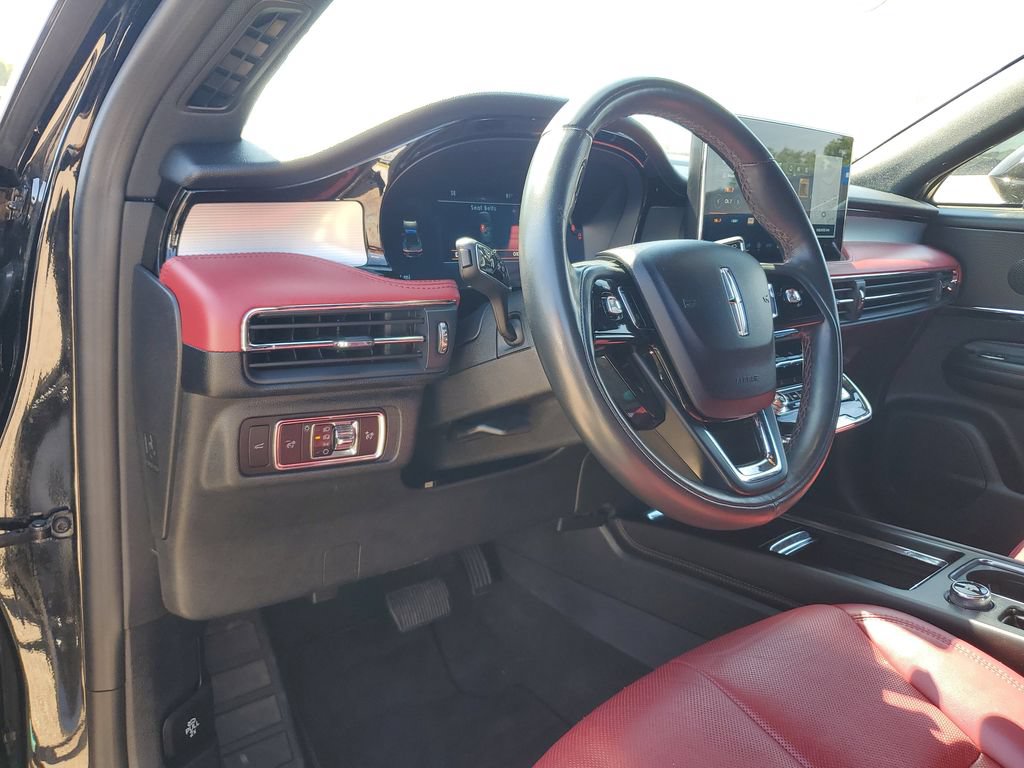 Used 2023 Lincoln Corsair Reserve AWD/4WD image 17