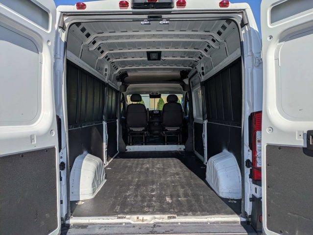 Used 2025 RAM ProMaster 2500 w/ Convenience Group FWD image 12