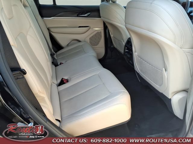 Used 2023 Jeep Grand Cherokee Limited AWD/4WD image 28